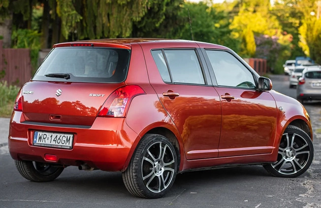 Suzuki Swift cena 18900 przebieg: 136000, rok produkcji 2009 z Rymanów małe 407